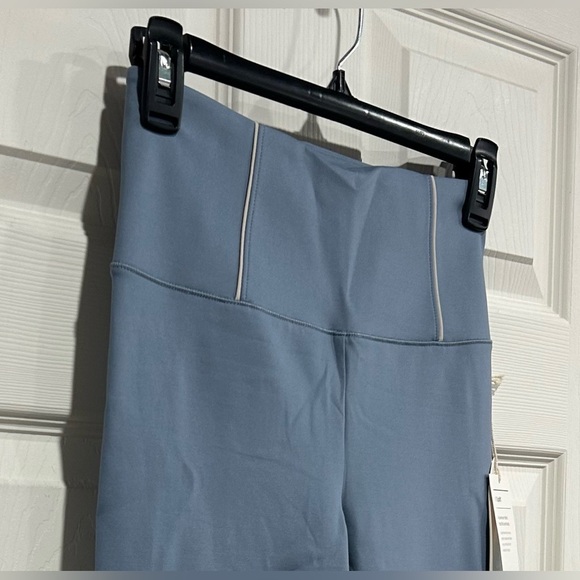 Vuori Women's XL Evolve Lunar Legging Cloud White Grey Blue NWT High-Waisted - Picture 3 of 8